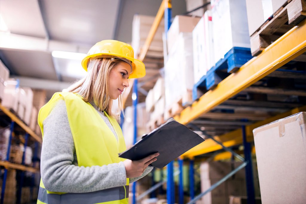 Logistikkoperatør i arbeid